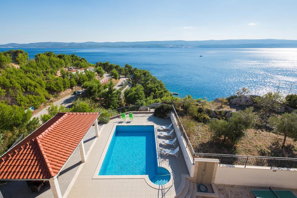Beachfront Apartments Lara Omiš Екстериор снимка