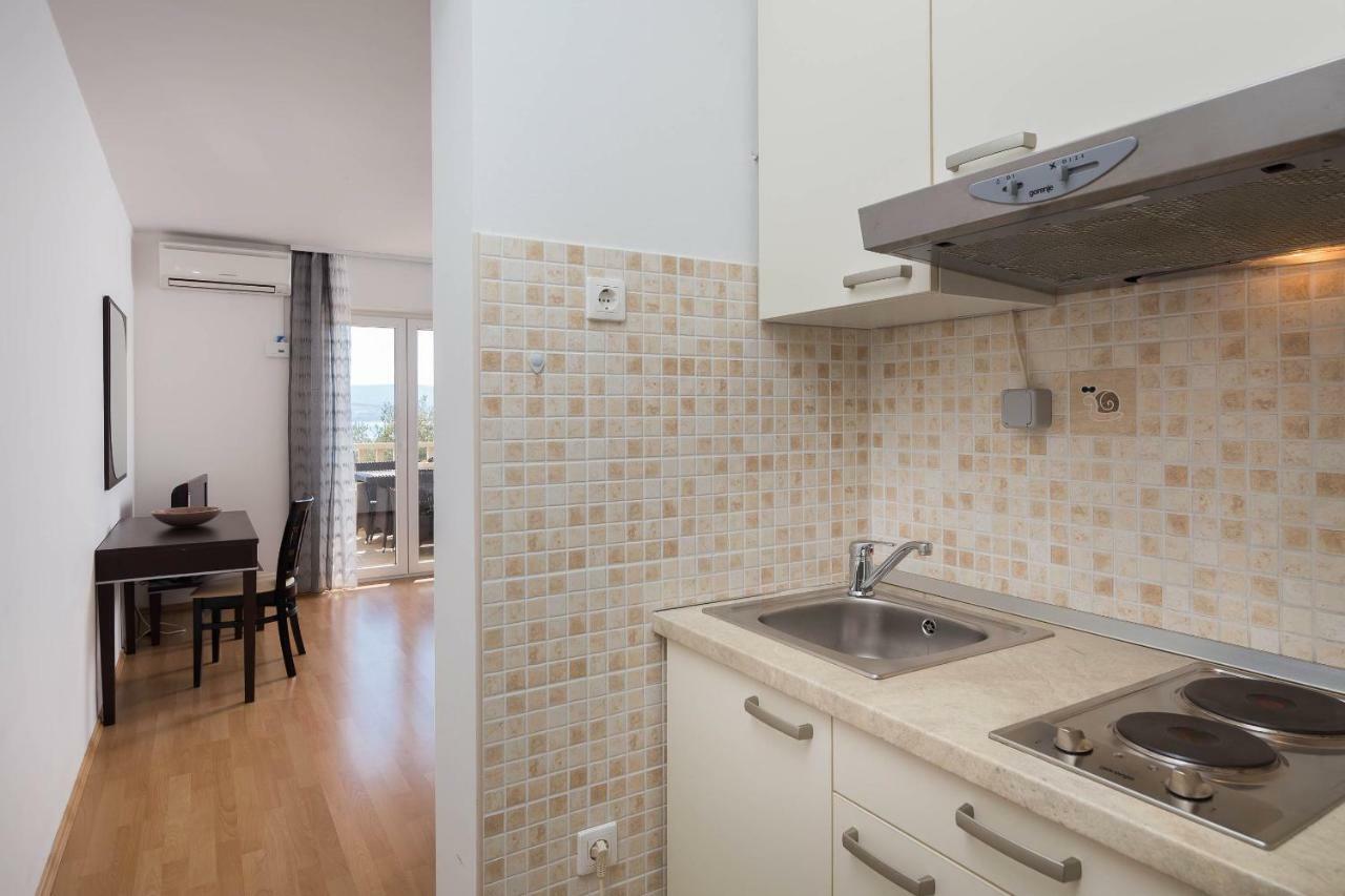 Beachfront Apartments Lara Omiš Стая снимка