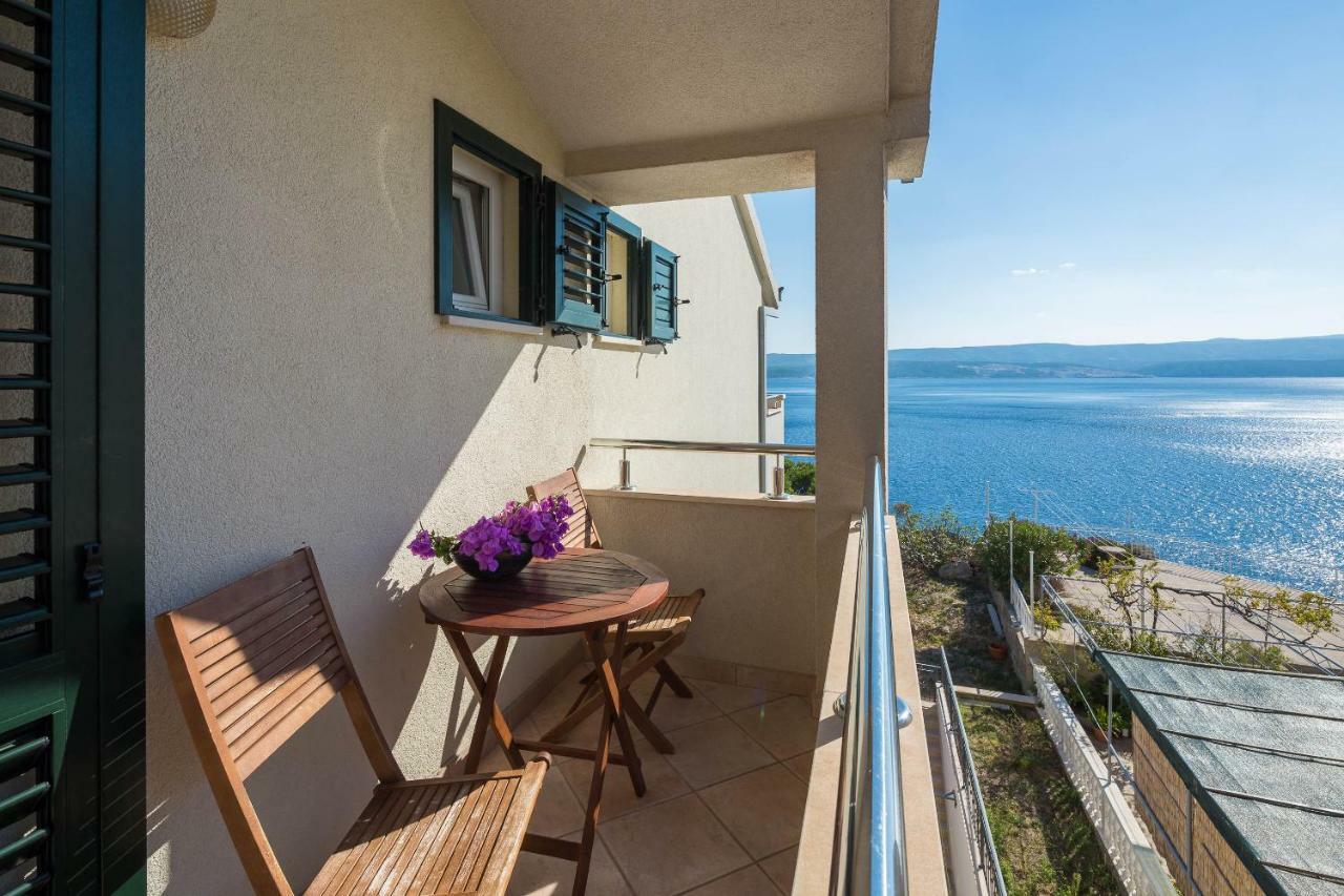 Beachfront Apartments Lara Omiš Стая снимка